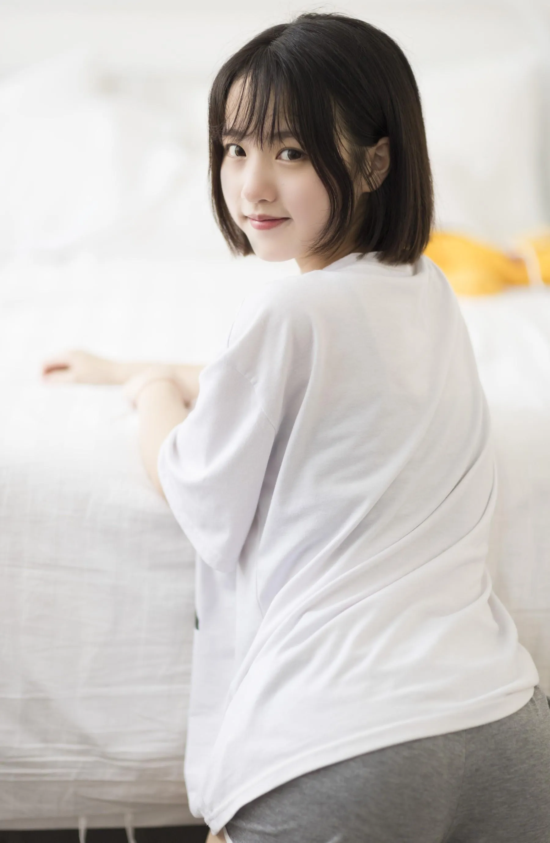 [YITUYU艺图语]2021.08.26 十八岁 二妹 [24P]插图1